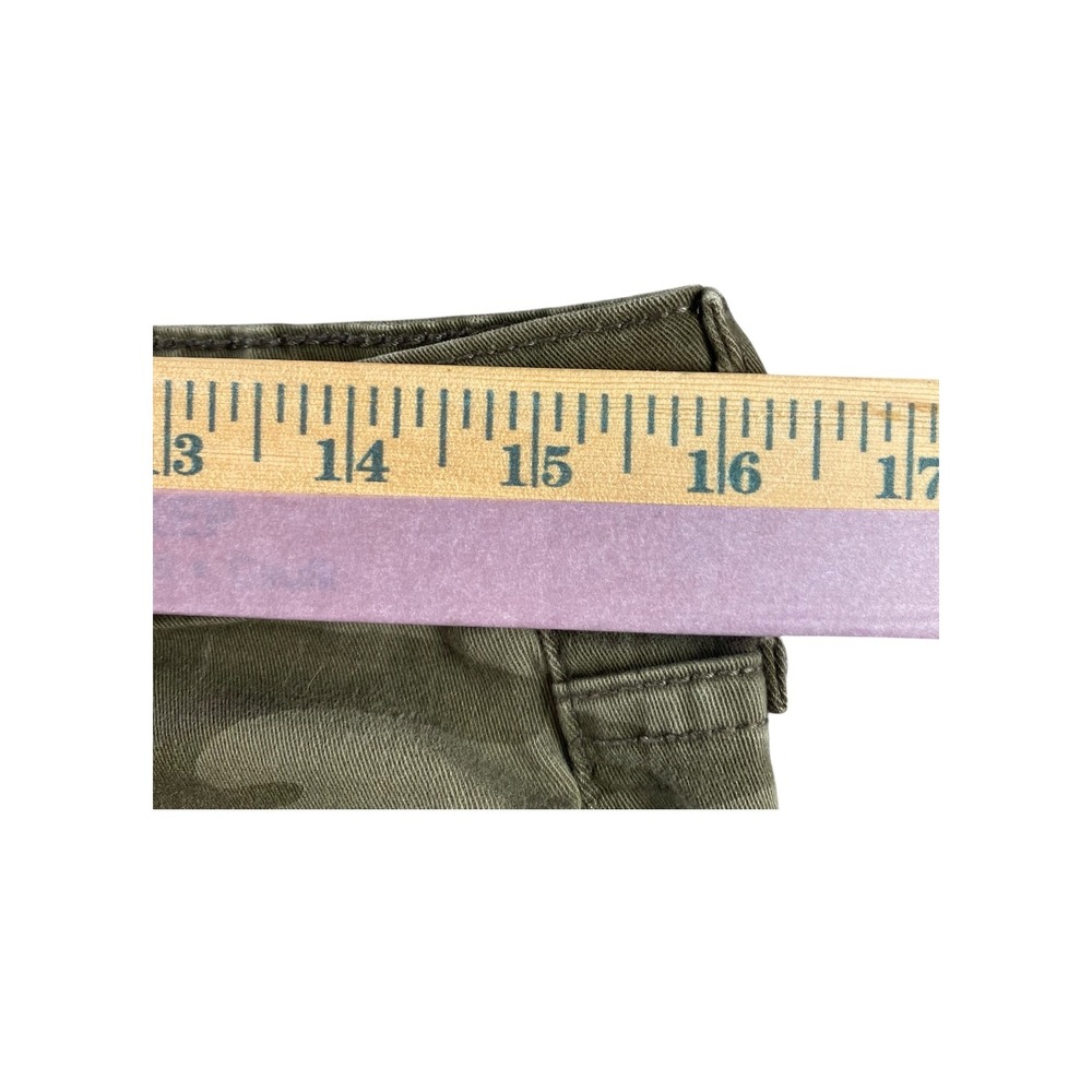 Levi's 711 Skinny Camo‎ Cargo Pants Women's Size 31 Olive Green Distressed - Picture 6 of 9